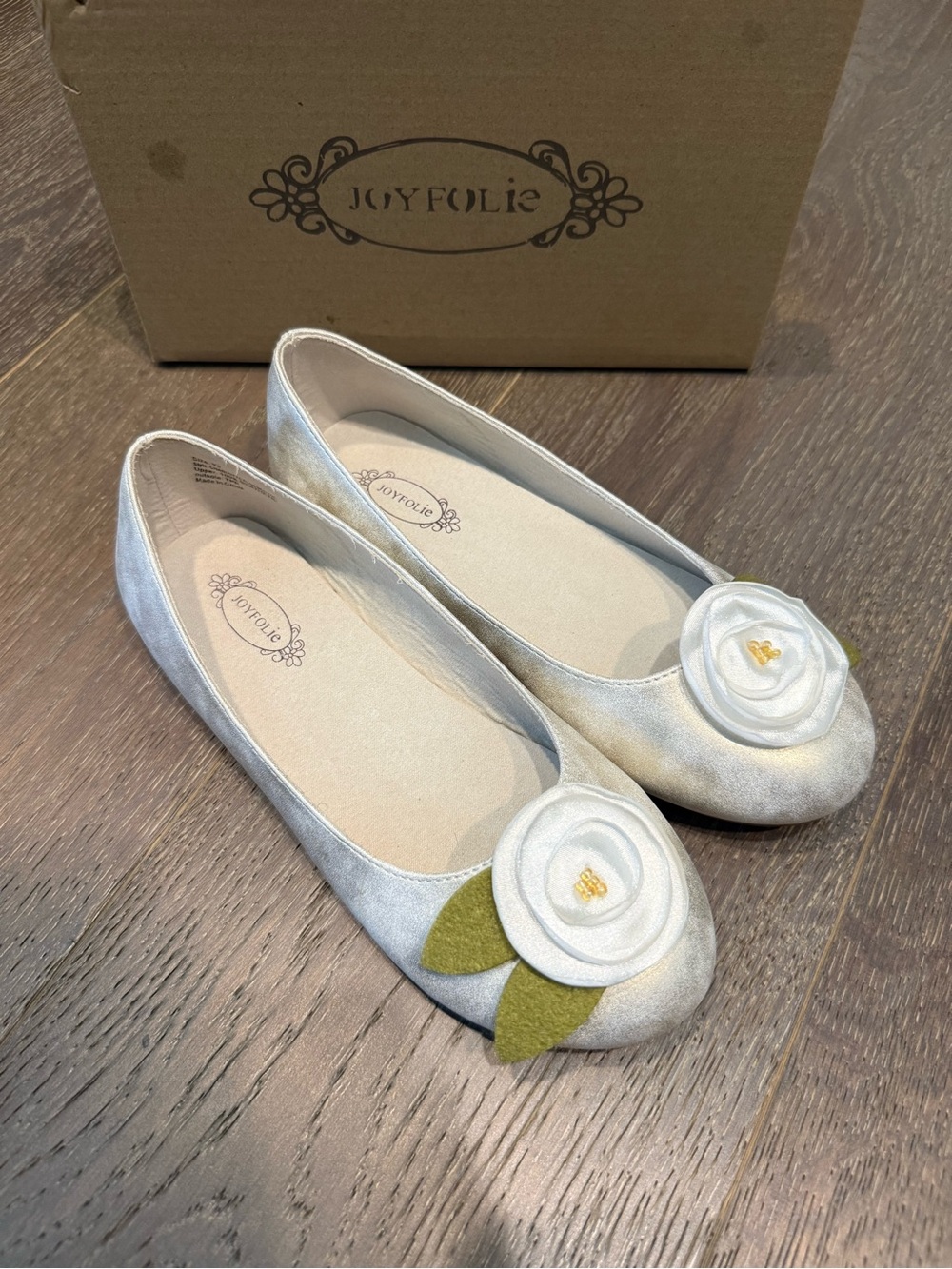 Joyfolie Silver Floral Applique Girls' Ballet Flats brand new size Y3